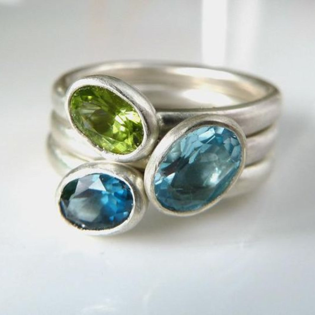 Vintage silver ring with oval zirconia stones